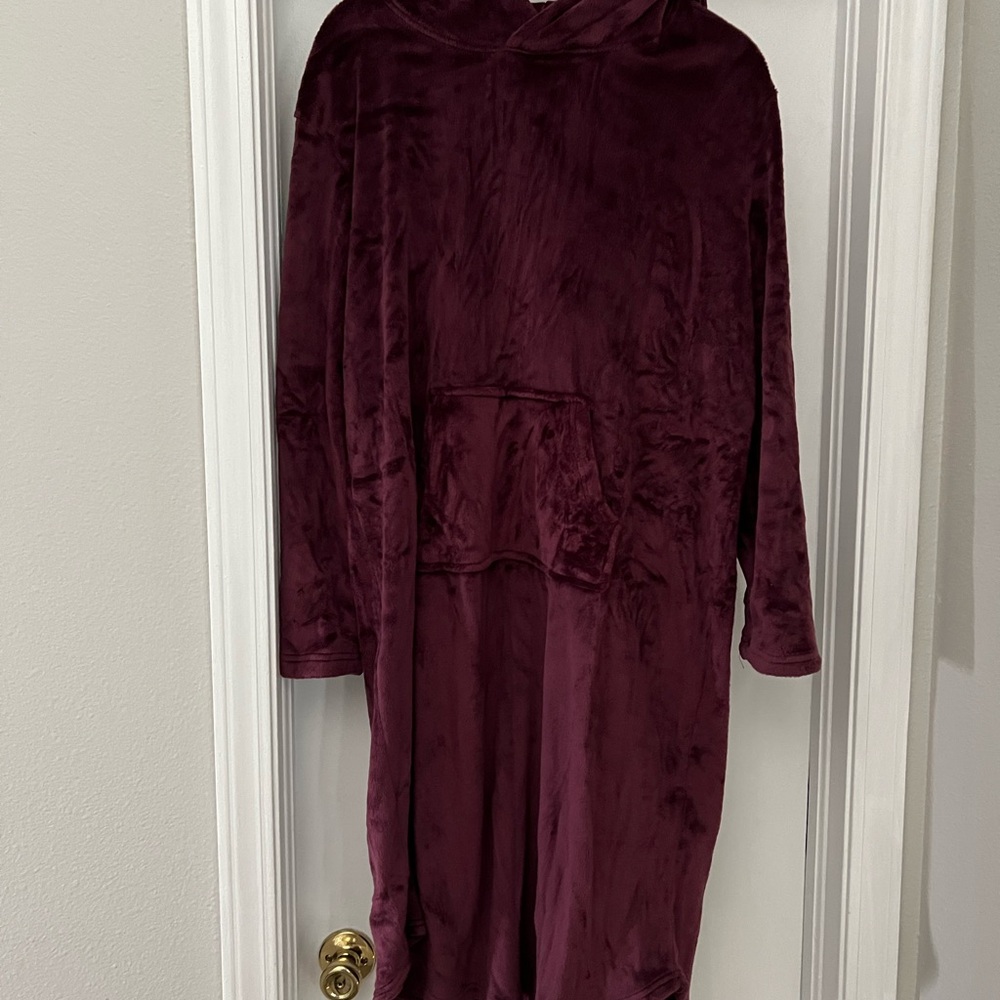 Plush Burgundy Hooded Blanket